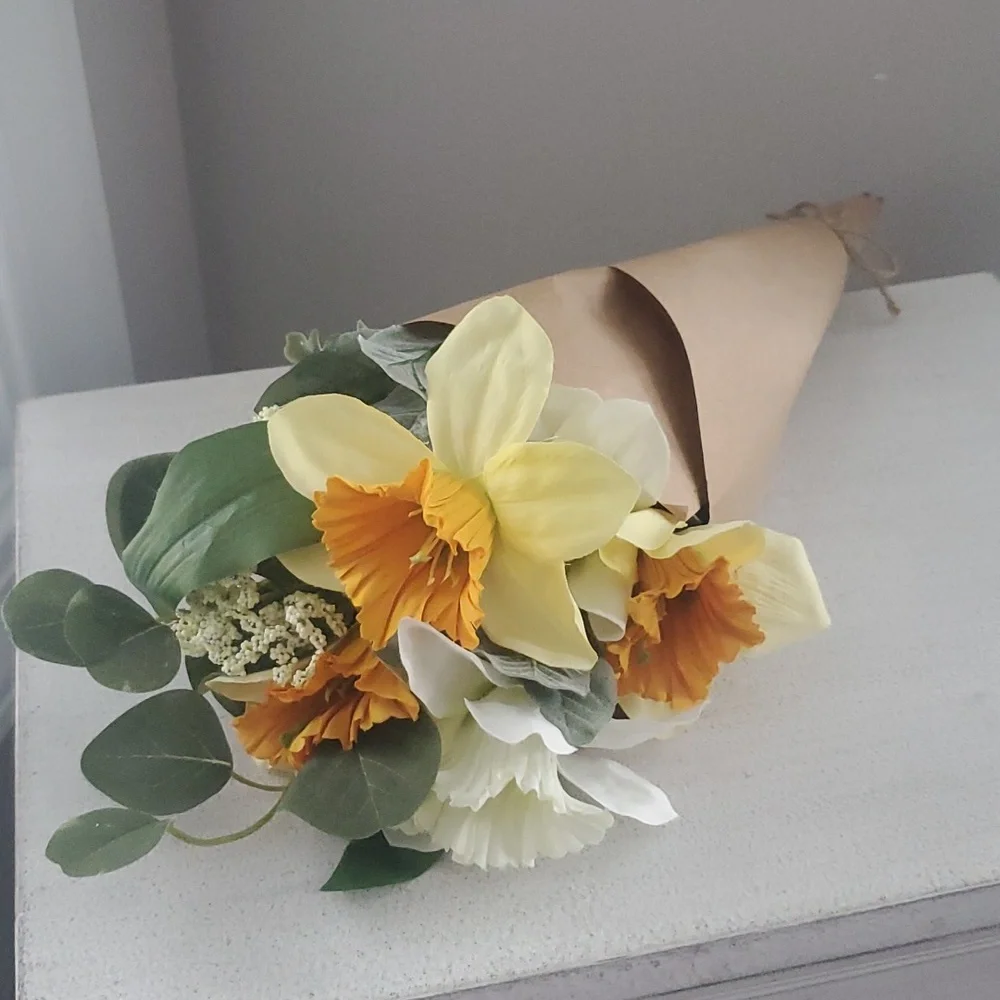 DELUXE BOUQUET  FAUX  SPRING FLOWERS